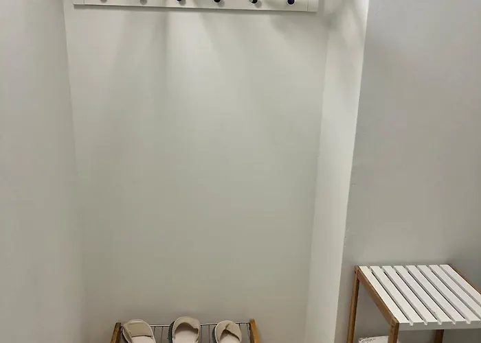 Newly Renovated Stylish & Spacious *